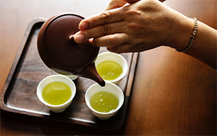 Why You Should Be Drinking Green Tea