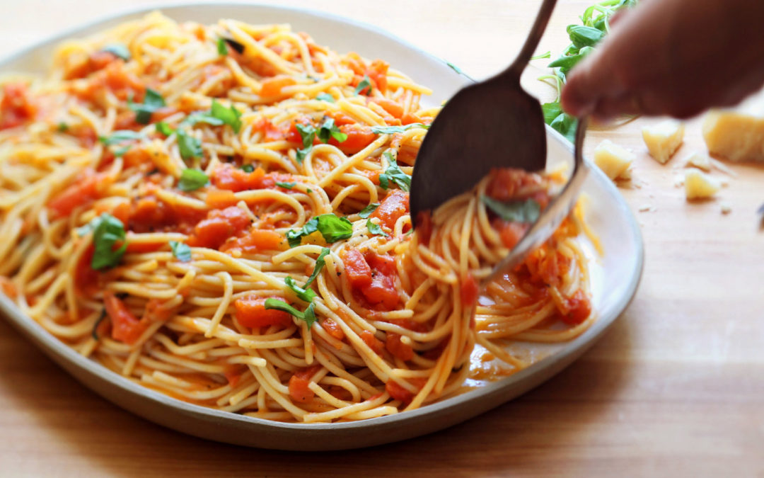 Immunity-Boosting Fresh Tomato Sauce with Pasta
